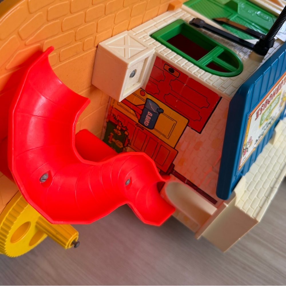 1976 Fisher Price Little People Sesame Street Clubhouse - Picture 4 of 14